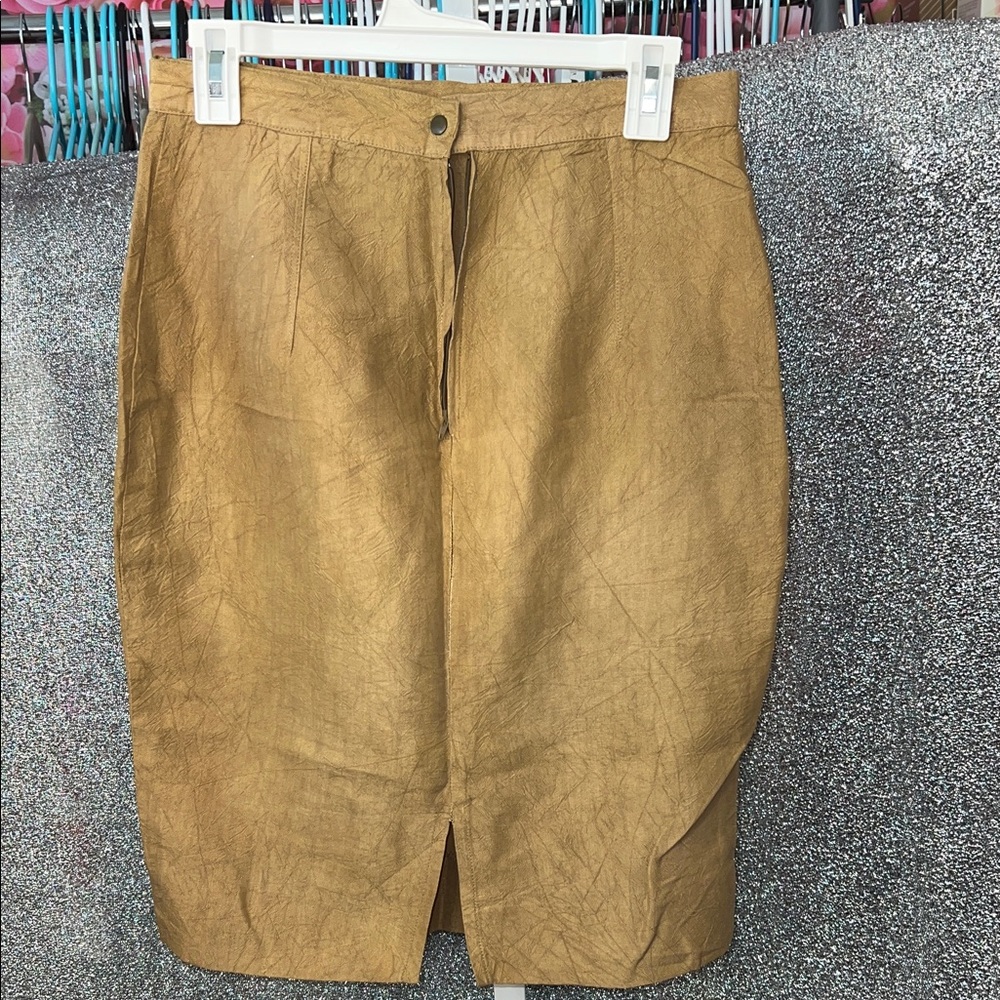 VINTAGE Cache Tan Skirt Set with Black Accents - Picture 11 of 13